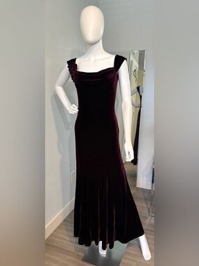 VINTAGE Jessica McClintock Burgundy Velvet Gown - Size 4 - 90s Prom
